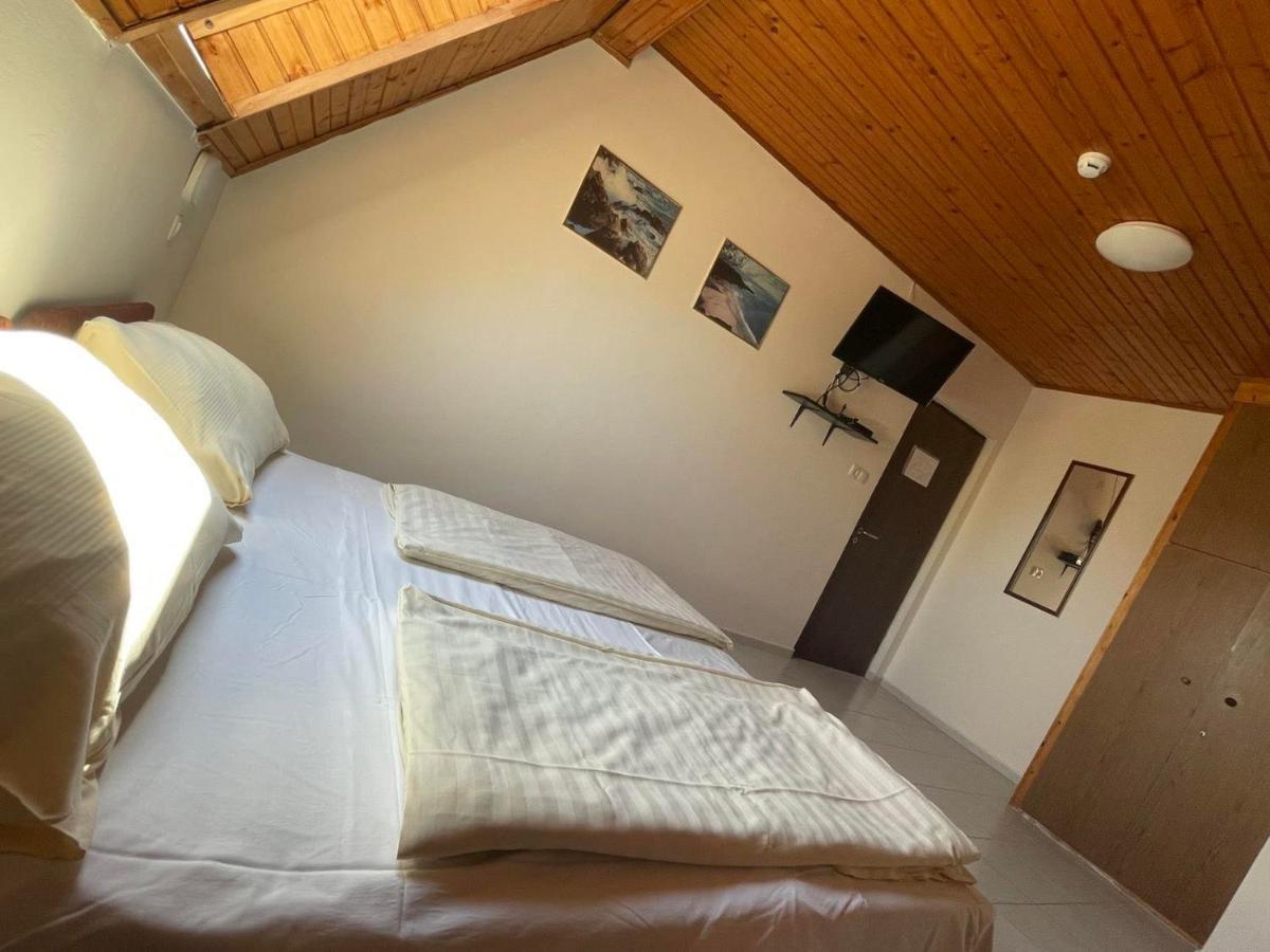Lelle Centrum Vendégház Balatonlelle Extérieur photo
