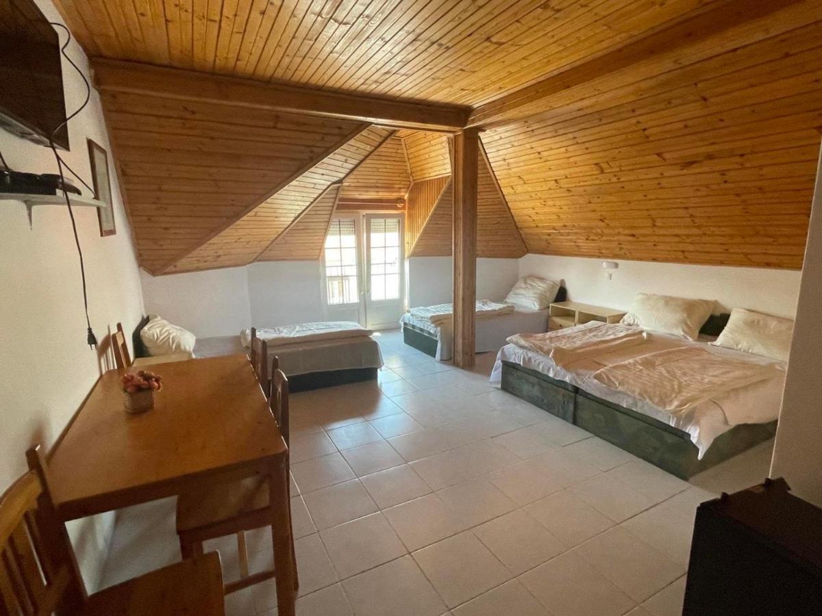 Lelle Centrum Vendégház Balatonlelle Extérieur photo