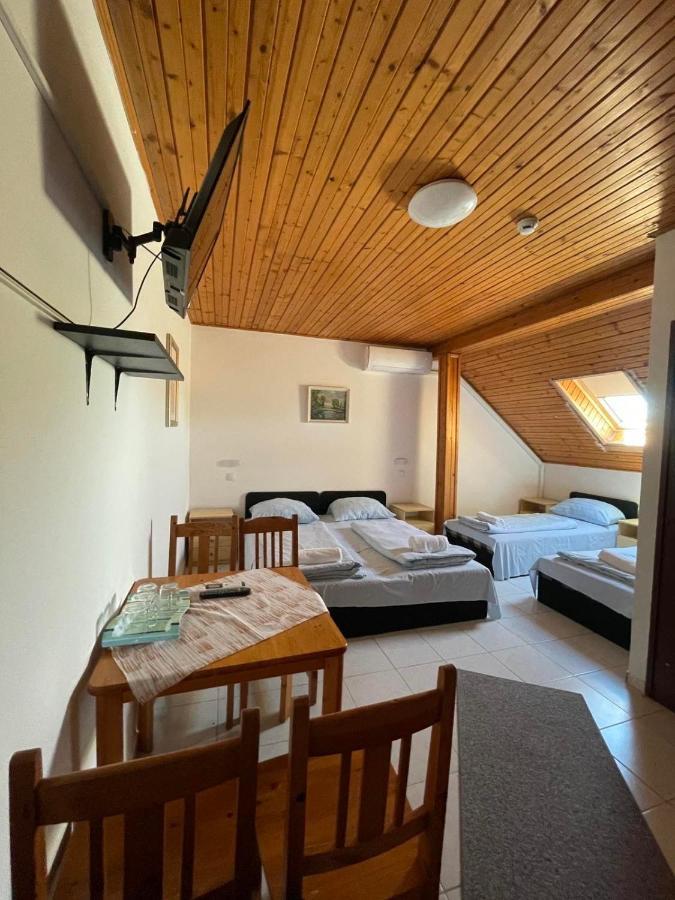Lelle Centrum Vendégház Balatonlelle Extérieur photo